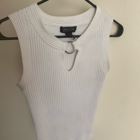 LOT of dresses blouses and tank - Picture 7 of 12